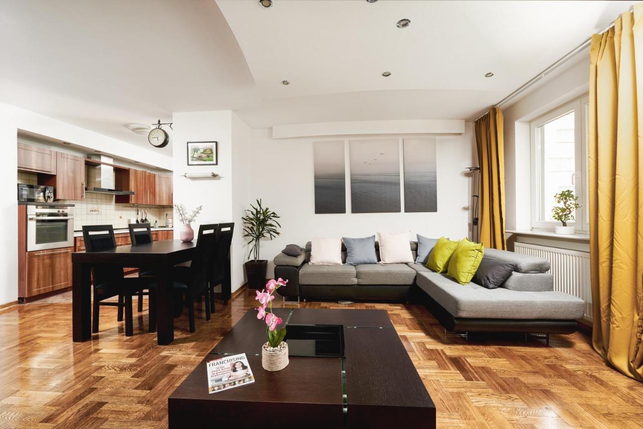 Family Apartment With A Terrace On Aleje Jerozolimskie 华沙 外观 照片