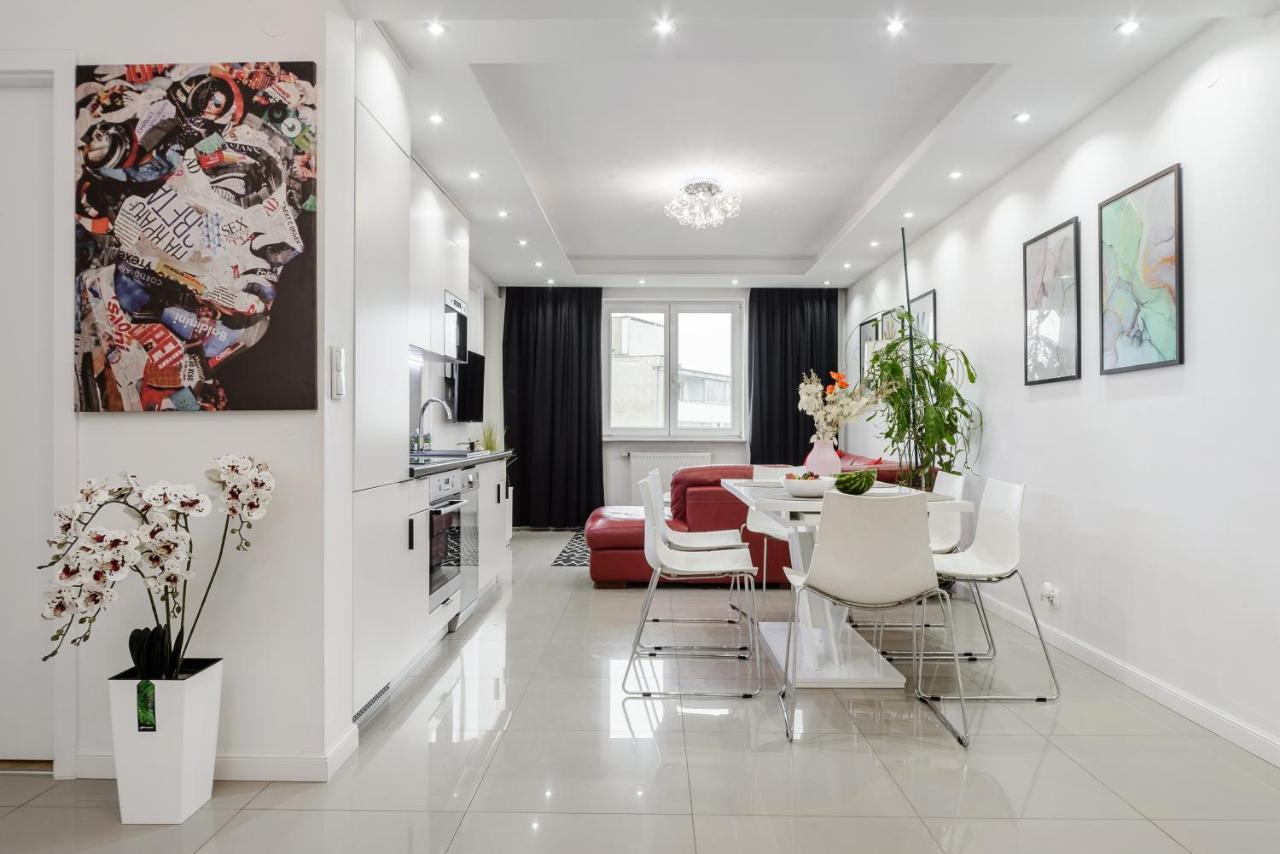 Family Apartment With A Terrace On Aleje Jerozolimskie 华沙 外观 照片