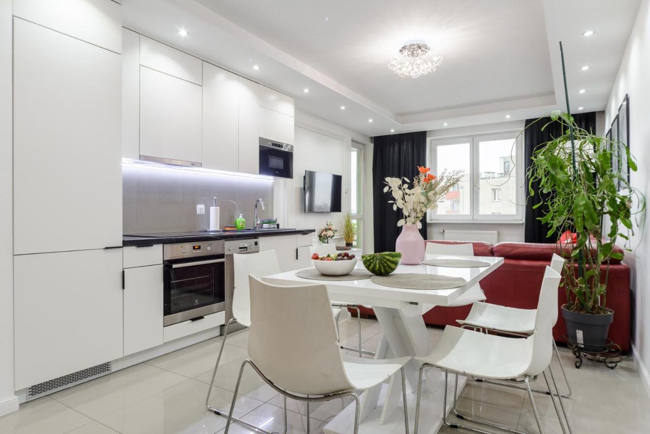 Family Apartment With A Terrace On Aleje Jerozolimskie 华沙 外观 照片