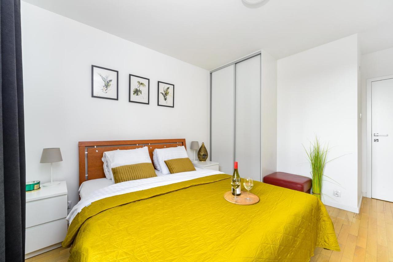 Family Apartment With A Terrace On Aleje Jerozolimskie 华沙 外观 照片