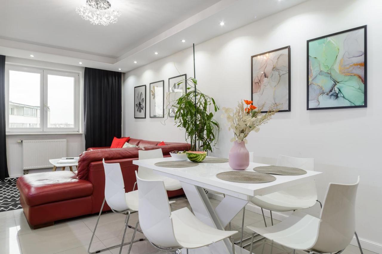 Family Apartment With A Terrace On Aleje Jerozolimskie 华沙 外观 照片